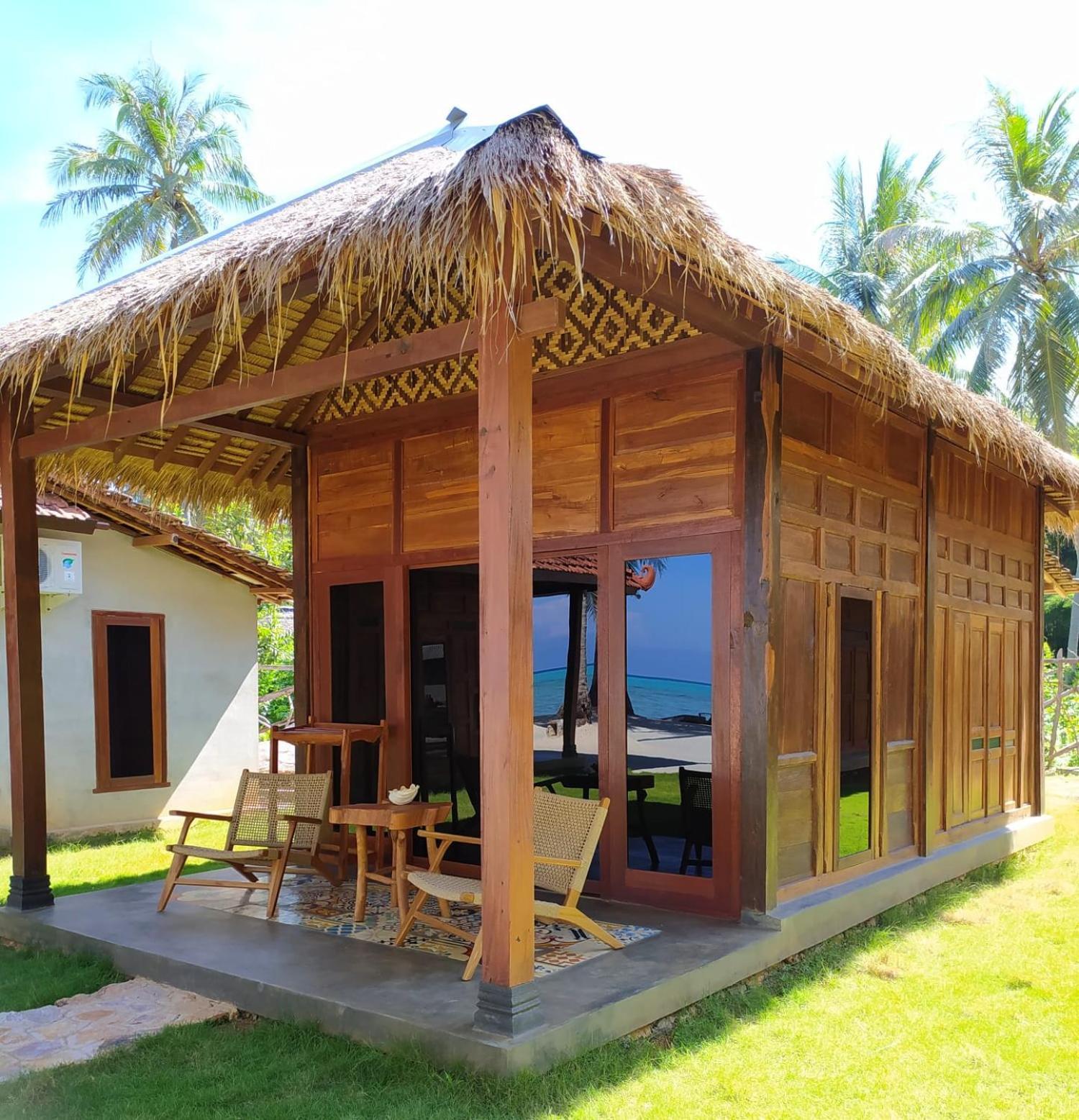 Eco Casa Hotel Karimunjawa Exterior photo