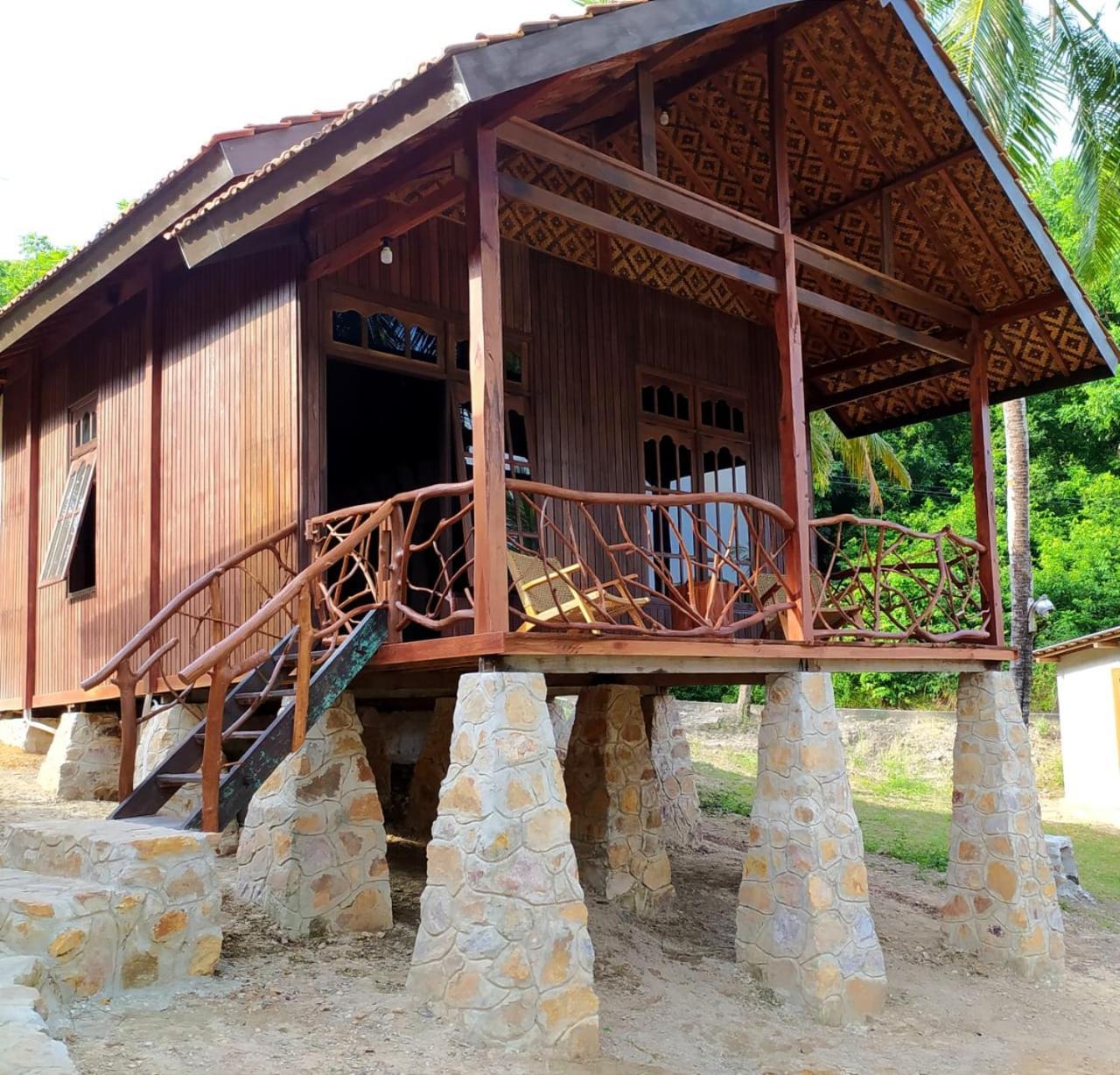 Eco Casa Hotel Karimunjawa Exterior photo