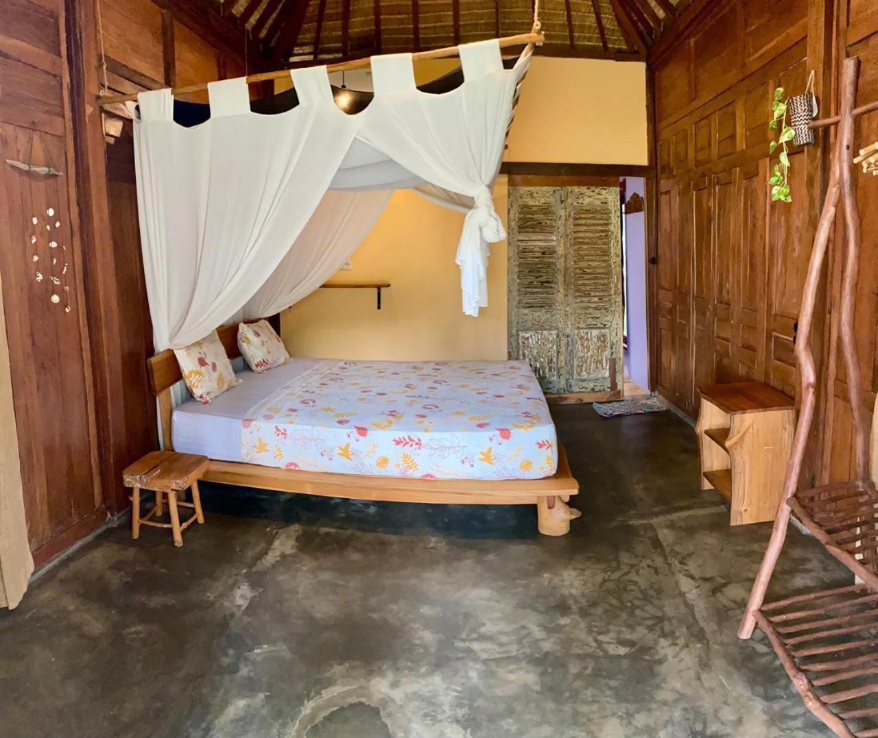 Eco Casa Hotel Karimunjawa Exterior photo